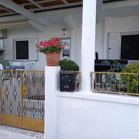 Alexandros Cosy House For Family Vacation Chrissi Akti Chania Exterior foto